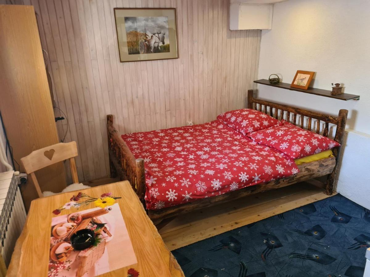 Villa Rustika Яхорина Екстериор снимка